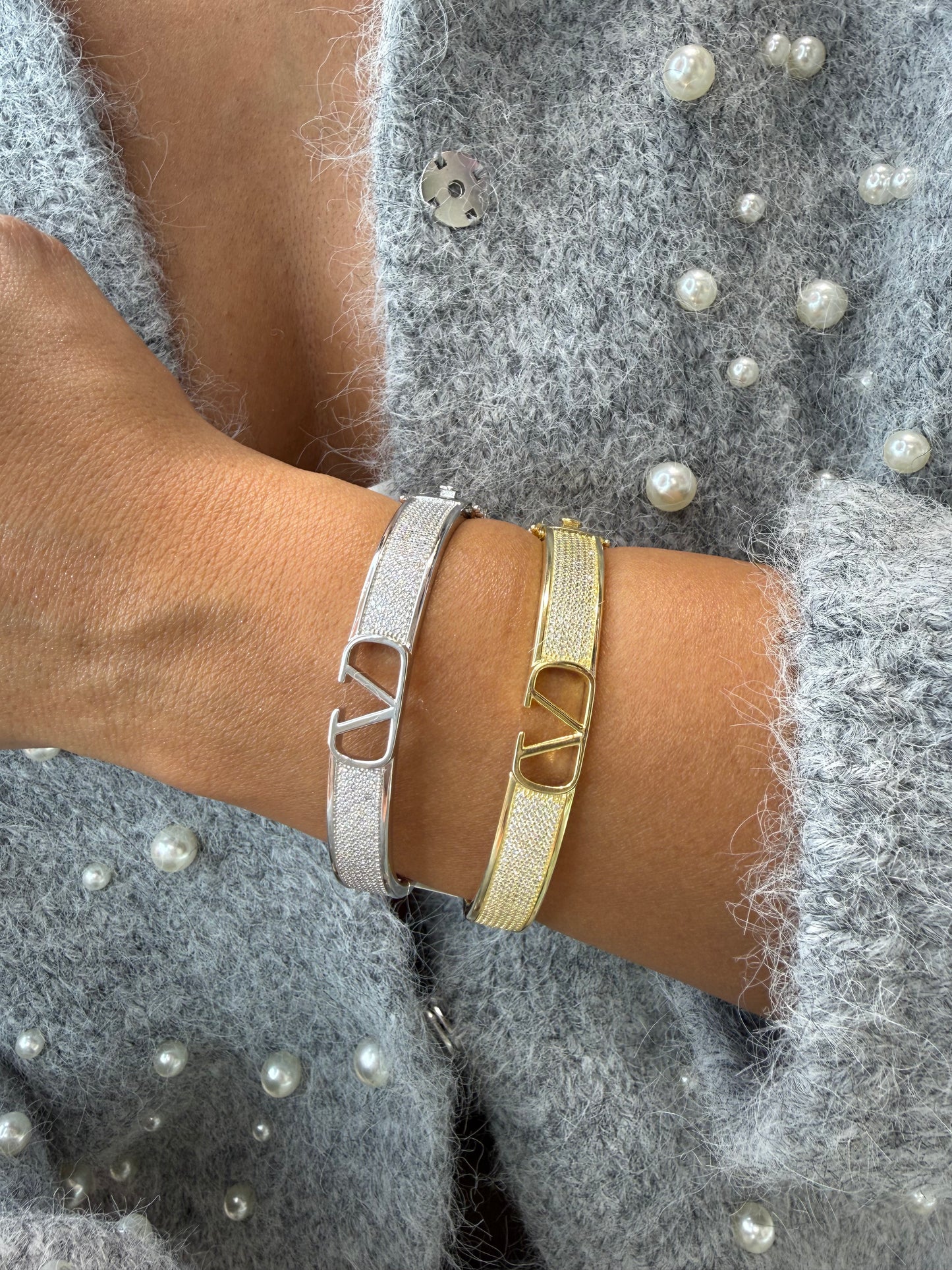 V bracelet